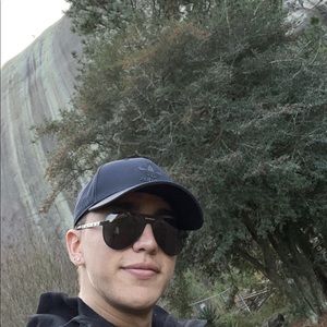 Meet your Posher, Juan